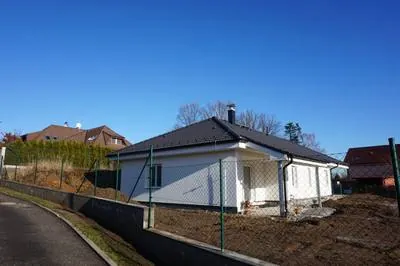 Nová střecha — pohled ze strany